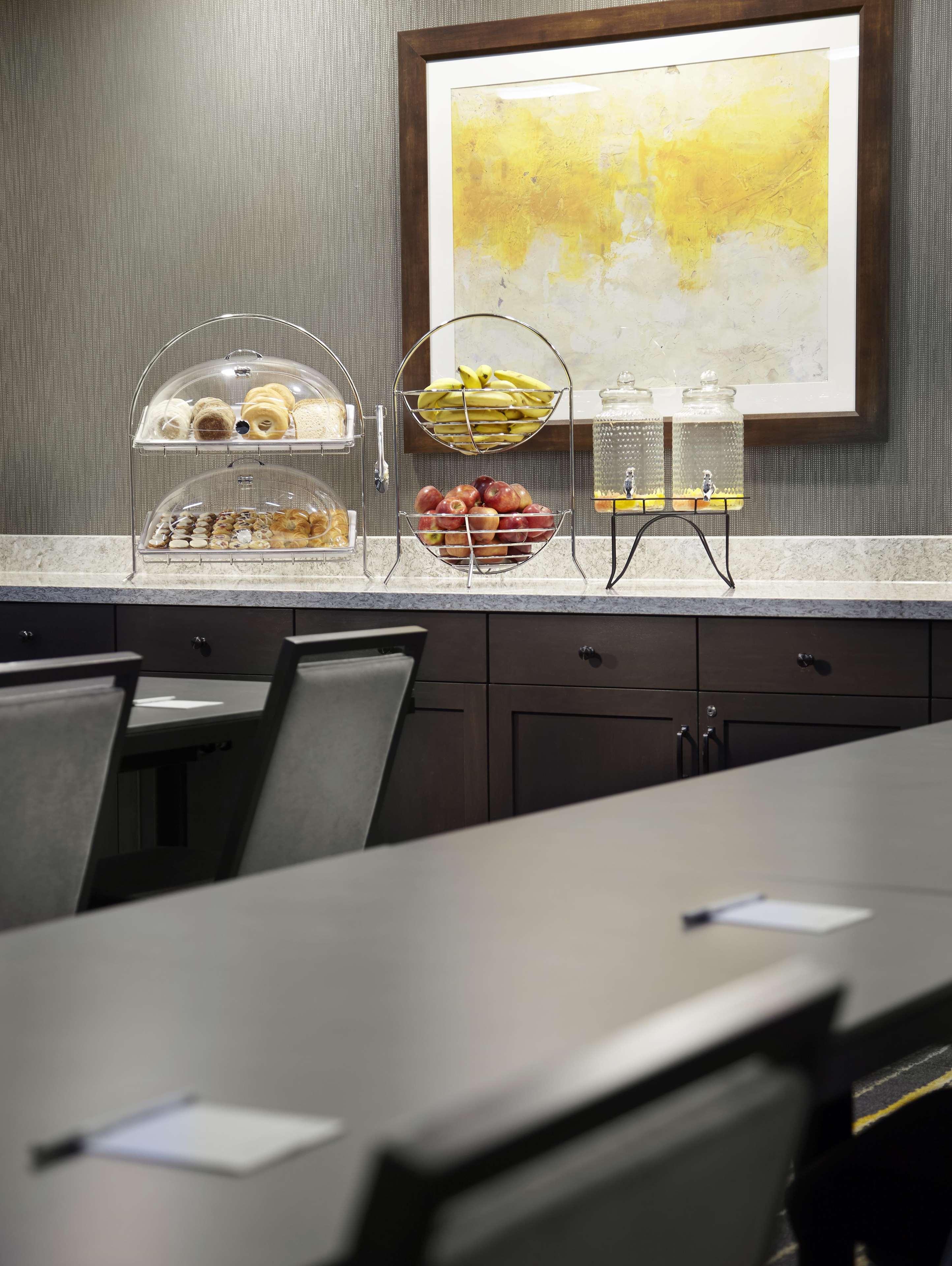 Hampton Inn & Suites Pittsburgh Airport South/Settlers Ridge Robinson Township Екстериор снимка