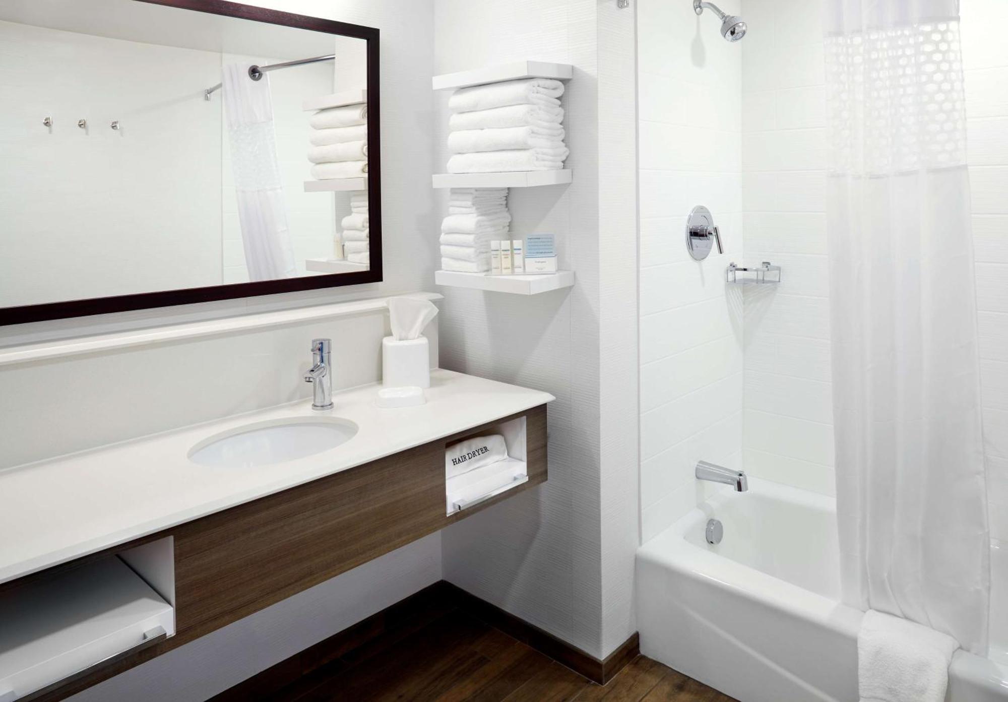 Hampton Inn & Suites Pittsburgh Airport South/Settlers Ridge Robinson Township Екстериор снимка
