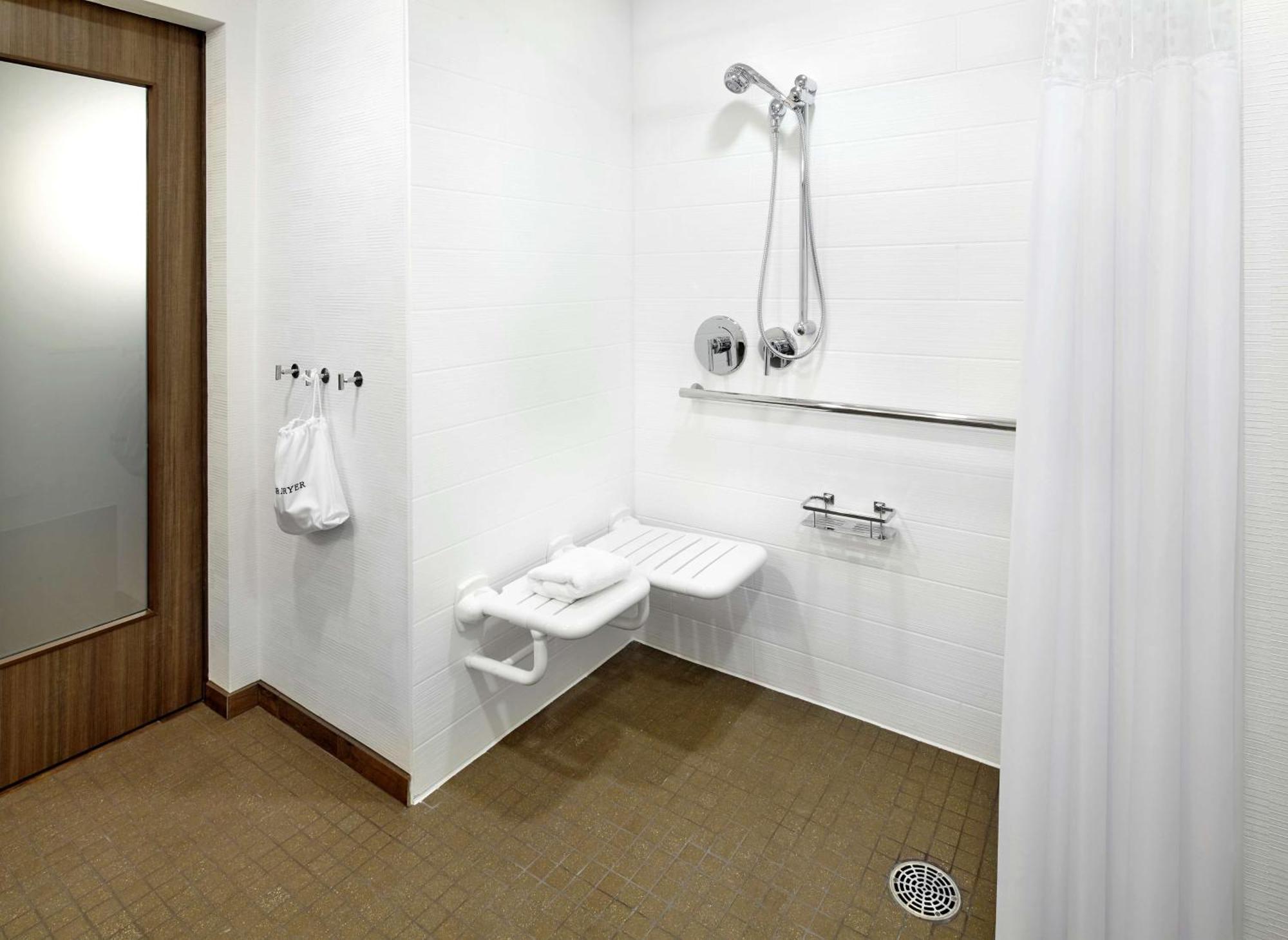 Hampton Inn & Suites Pittsburgh Airport South/Settlers Ridge Robinson Township Екстериор снимка