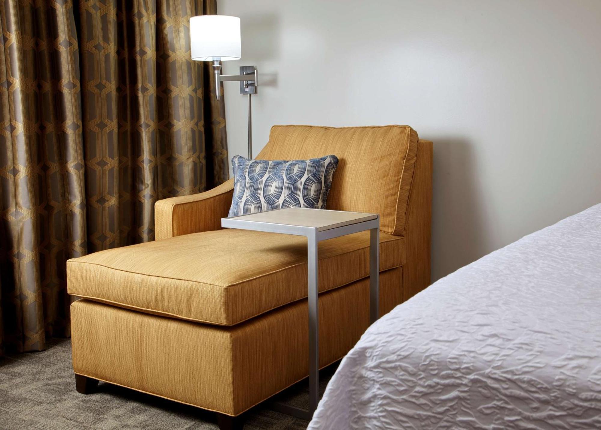 Hampton Inn & Suites Pittsburgh Airport South/Settlers Ridge Robinson Township Екстериор снимка